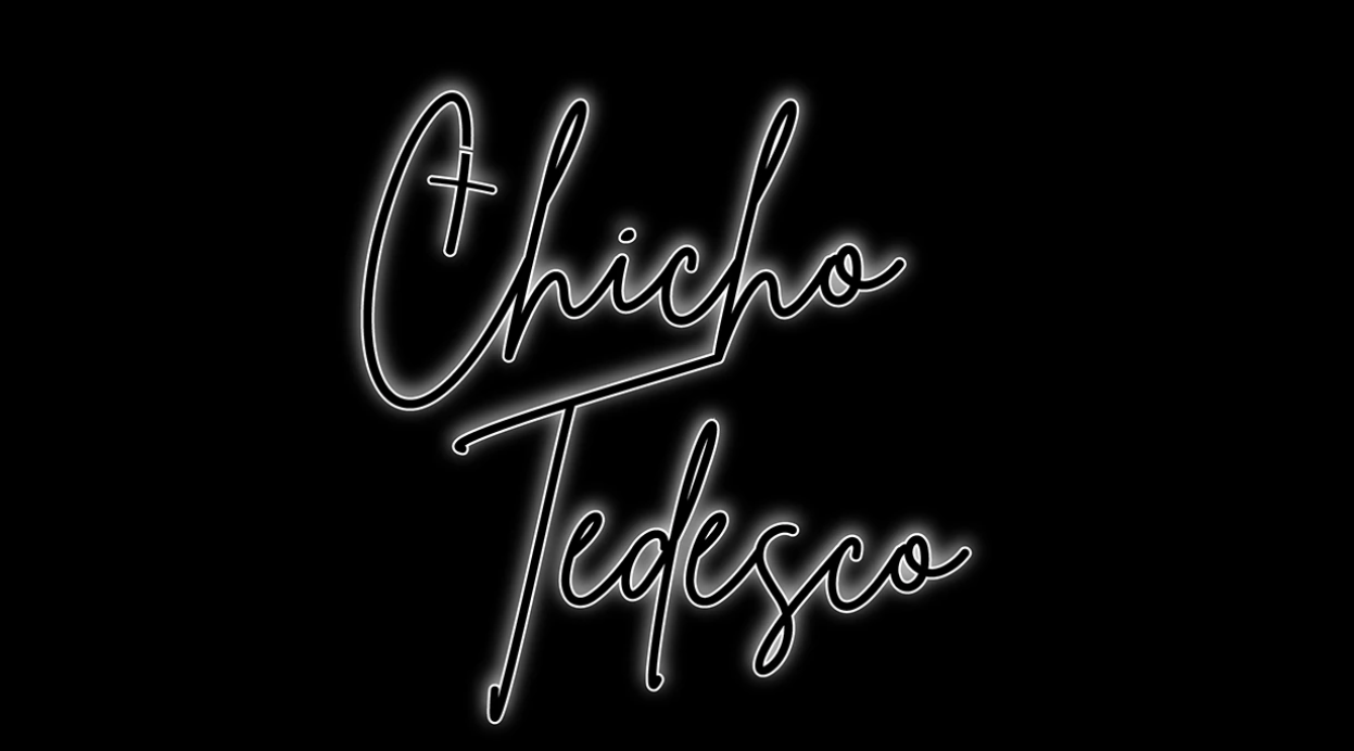 Chicho Tedesco — logotipo en neón